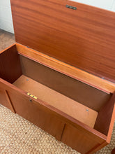 Load image into Gallery viewer, Don Lorong mid-century mahogany chest
