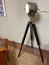 Load image into Gallery viewer, Retro Tripod Light/Lamp
