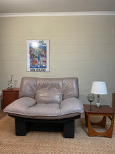 Load image into Gallery viewer, 1980s Italian Leather &#39;Ambassador&#39; Lounge Chair By Nicoletti Salotti
