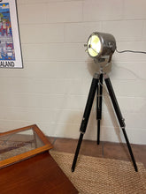 Load image into Gallery viewer, Retro Tripod Light/Lamp
