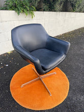 Load image into Gallery viewer, Sebel ‘Hobnob’ Swivel Chair
